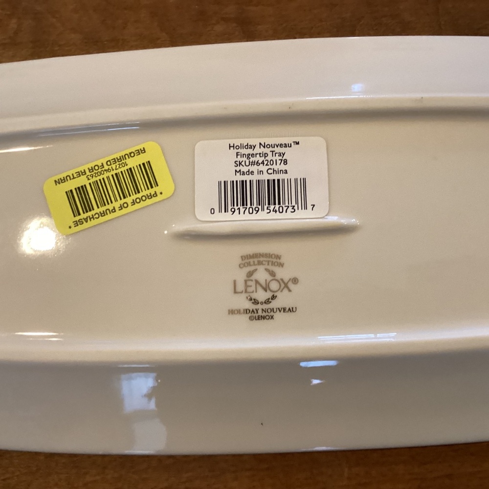 Lenox Holiday Nouveau Fingertip Towel Tray - Picture 3 of 3